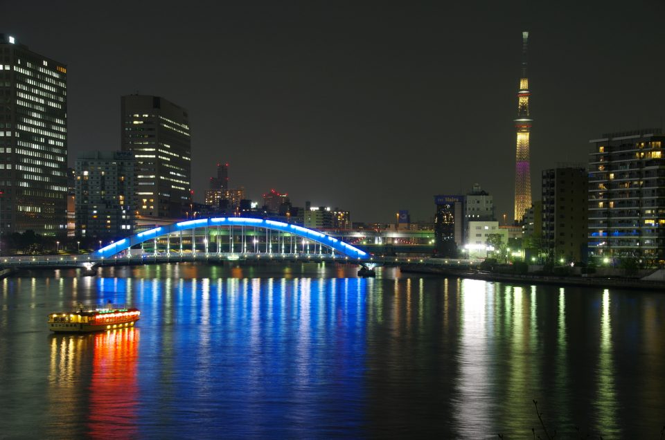 夜の東京をクルージング