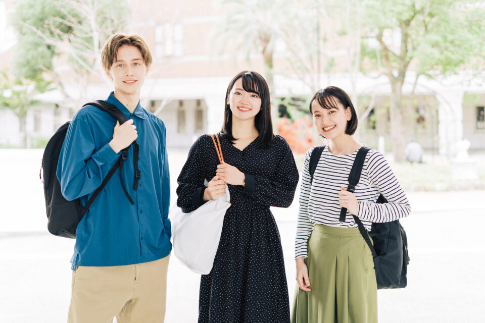 仲の良い大学生